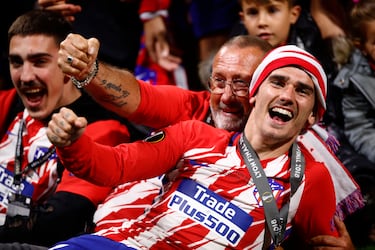 El ídolo colchonero vivió su pico de valor en 2018, tras una temporada consagratoria en la que levantó la Europa League con el Atlético y se coronó campeón del mundo con Francia. Griezmann, líder ofensivo del equipo del Cholo, combinaba inteligencia táctica, gol y carisma. Ese año, su cotización alcanzó los 150 millones, reflejo de su estatus como uno de los atacantes más determinantes del planeta antes de su salto al FC Barcelona.
