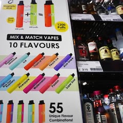 Adiós a los vapeadores con sabores frutales: así es la nueva ley en la que trabaja Sanidad