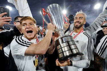 “¿Si jugaría en la U? Difícil... Mi familia es de Colo Colo y le tengo cariño al hincha"