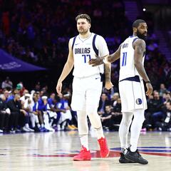 Irving y Doncic se unen para vencer a unos Sixers en caída