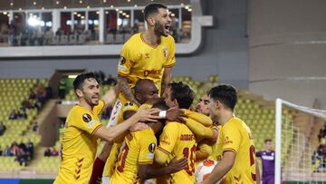 Sporting Braga's Spanish forward Abel Ruiz (C) celebrates with teammates after scoring his team's first goal during the UEFA Europa League round of 16 second leg football match between Monaco and SC Braga at the Louis II Stadium in Monaco, on M