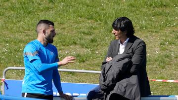 Luis Rioja con el Director Deportivo del club