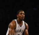 Diez triples de Joe Johnson y palizón de Nets a Sixers