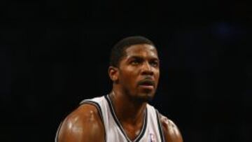 Diez triples de Joe Johnson y palizón de Nets a Sixers