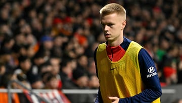 Arthur Vermeeren durante el calentamiento del pasado Valencia-Atlético.