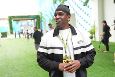 El rapero Pusha T asiste al Gran Premio de Fórmula 1 de Miami.