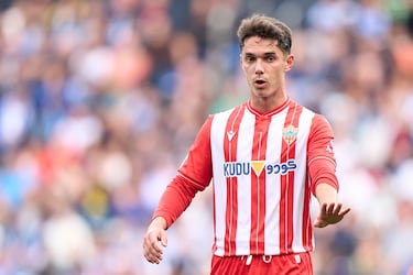 Partido a partido demuestra que tiene un nivel superior para la categoría. Nuevo gol que suma y sigue siendo el que maneja el tempo de los partidos a su antojo.