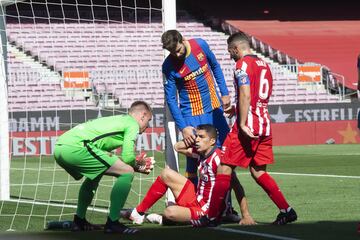 Bronca entre Ter Stegen y Luis Suárez 


