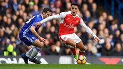 Alexis S&aacute;nchez, pretendido por el Atl&eacute;tico, durante el partido disputado por el Arsenal frente al Chelsea.