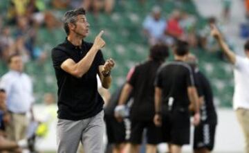 PEP LUIS MARTÍ exfutbolista y actualmente entrenador desde finales de 2015, fecha en la que empieza como entrenador de uno de sus ex-equipos el Tenerife al que logró sacar de los puestos de descensos, lo que le valió para renovar una temporada más con el Tenerife