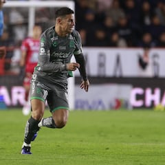 Berizzo revela detalles de su charla con James Rodríguez antes de su fichaje con León