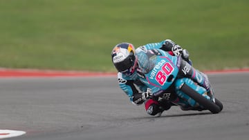 AUSTIN, TEXAS - APRIL 13: David Alonso of Colombia and CFMOTO Aspar Team rounds the bend during the Moto3 qualifying practice during the MotoGP Of The Americas - Qualifying on April 13, 2024 at Circuit of the Americas in Austin, Texas.   Mirco Lazzari gp/Getty Images/AFP (Photo by Mirco Lazzari gp / GETTY IMAGES NORTH AMERICA / Getty Images via AFP)