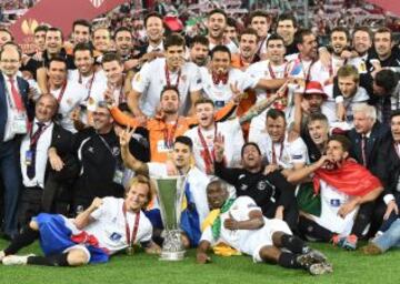 Las im¨¢genes del Sevilla-Benfica