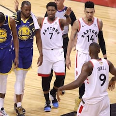 Drama y polémica: Kevin Durant solo aguanta 12 minutos y el público jalea su nueva lesión