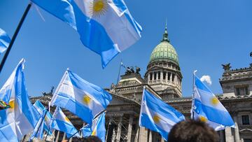 Cambio de peso argentino a peso chileno, 23 de junio: valor, precio, qué es y a cuánto está el dólar blue