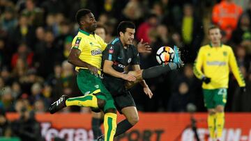 Soccer Football - FA Cup Third Round - Norwich City vs Chelsea - Carrow Road, Norwich, Britain - January 6, 2018 Chelsea's Pedro in action with Norwich City's Alexander Tettey Action Images via Reuters/John Sibley