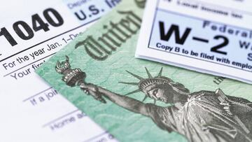 Imagen de un cheque de estímulo vía Getty Images, 2020.