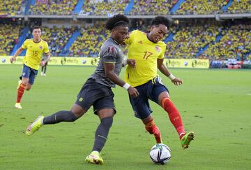 La Selección de Reinaldo Rueda sumó su tercer empate consecutivo al igualar 0-0 ante Ecuador en Barranquilla. Hubo polémica en el final.