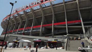 A fan died at the former Azteca Stadium before its reopening; authorities are investigating how the incident happened.