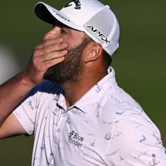 Rahm cede el liderato pero continúa en la pelea