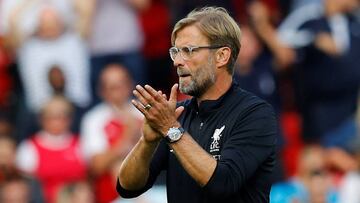 Jürgen Klopp, animando al Liverpool en su partido ante el Arsenal.