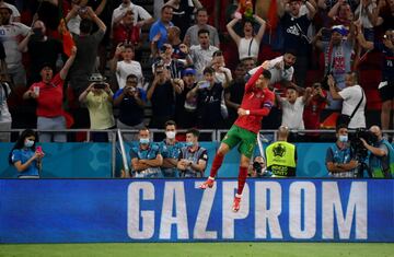 1-0. Cristiano Ronaldo celebra el gol que marca de penalti.