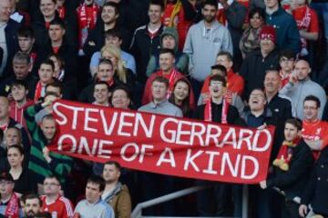 Steven Gerrard deja el Liverpool tras 17 años defendiendo la misma camiseta. Anfield se vistió de gala para hacer inolvidable su despedida.