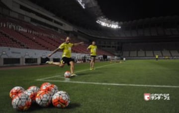 Independiente Santa Fe suma tres días de trabajo en Japón y tiene todo listo para buscar el título de la Suruga Bank el miércoles.