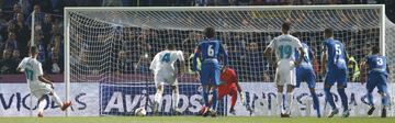 0-2. Lucas V¨¢zquez marc¨® el segundo gol de penalti.