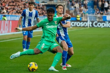 Tapia, durante la visita al Alavs.