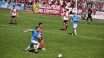 Arosa SC y Pontevedra CF empataron (1-1) en el encuentro correspondiente a la Jornada 30 en el Grupo 1 de Segunda División RFEF disputado en el campo de fútbol de A Lomba de Vilagarcía de Arousa.