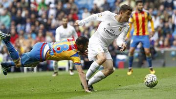 Kovacic, ante el Valencia.