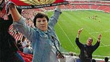 Los aficionados del Benfica esperan vivir muchos éxitos en el nuevo Da Luz.