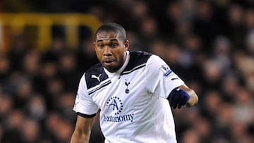 Jugó para equipos como Wigan, Tottenham y Stoke City, así como para la Selección de Honduras, sin embargo, decidió poner fin a su carrera.