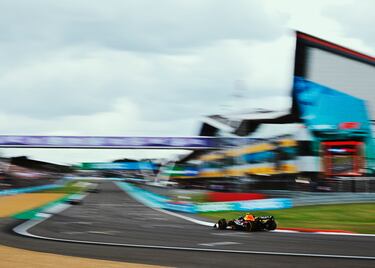 Checo Pérez durante el Gran Premio de Gran Bretaña en el circuito de Silverstone.