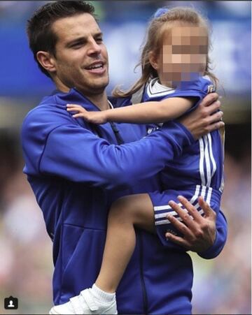 Azpilicueta, en la imagen, con su hija Martina.