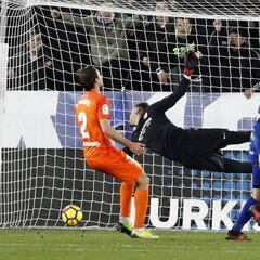 1x1 del Málaga: sólo Roberto dio el nivel en otro partido infame