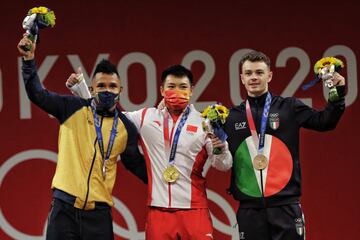 El podio quedó así: 1. Lijun Chen (CHN): 332 kg (ORO)
2. Luis Mosquera (COL): 331 kg (PLATA)
3. Mirko Zanni (ITA): 322 kg (BRONCE)