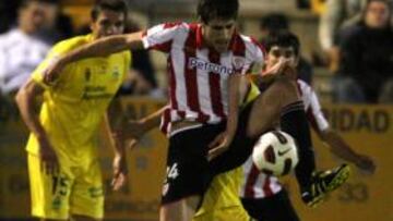 <b>ESFORZADO. </b>Javi Martínez hace un mal gesto con la zona que terminó dolorida.