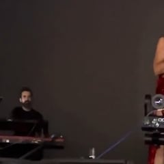 Eva Amaral enseña el pecho en el Sonorama: “Por Rocío Saiz, por Rigoberta Bandini, por Zahara, por Bebe”