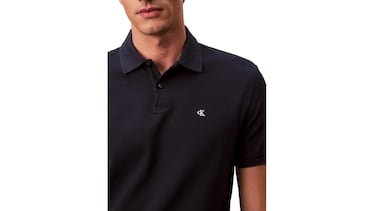 Ni Lacoste ni Ralph Lauren: este polo de Calvin Klein está siendo la sensación de la primavera en Amazon