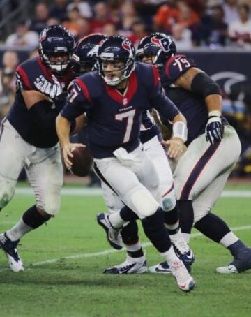 Debutó en pretemporada Payton Manning, que jugó más de un cuarto e hizo 8 de 14 para 56 yardas antes de ser sustituido por Osweiler (7 de 16 para 121 yardas y 1 TD). En los Texans la noticia fue que se confirmó definitivamente a Brian Hoyer como su quarterback titular (en el partido consiguió 7 de 11 pases para 52 yardas).