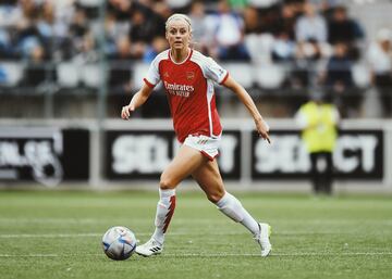 Bronce con Suecia en una Copa del Mundo en la que anotó cuatro goles. Y sí, es central. Durante la temporada fue casi una fija en el PSG y este verano fichó por un Arsenal que ha empezado decepcionando al caer en la previa de Champions. Su nominación se entiende para toda su selección, cuya ausencia más notable en esta lista es Rolfö.