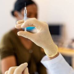 Vacunación de 50 a 59 años en CDMX: en qué alcaldías, posibles fechas y cuántas dosis hay