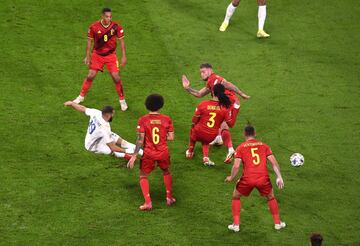 2-1. Karim Benzema marca el primer gol.