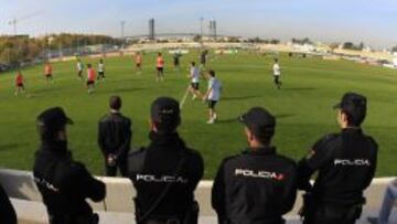 La Policía tuvo que acudir al entrenamiento del Betis.