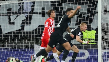 Graz (Austria), 26/11/2024.- Mika Biereth (R) of Graz celebrates after scoring the 1-0 during the UEFA Champions League match between Sturm Graz and FC Girona in Graz, Austria, 27 November 2024. (Liga de Campeones) EFE/EPA/GINTARE KARPAVICIUTE