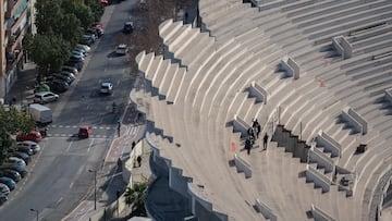 El estadio Nou Mestalla en obras, a 10 de enero de 2025, en Valencia, Comunidad Valenciana (España). El Valencia reanuda las obras del nuevo estadio tras casi 16 años parado. Han pasado 5.798 días desde que se paralizó la construcción del campo de la Avenida de las Cortes y ahora el Valencia tiene 30 meses por delante para que el proyecto sea una realidad. El Nuevo Mestalla, todavía sin denominación oficial, es un futuro estadio de fútbol en fase de construcción de la ciudad de Valencia que, a la finalización de sus obras, pasará a ser el nuevo campo del Valencia Club de Fútbol, sustituyendo así al estadio centenario de Mestalla.
10 ENERO 2025;RECURSOS;ESTADIO;FÚTBOL;OBRAS;VALENCIA;CLUB;NOU;NOU MESTALLA
Jorge Gil / Europa Press
10/01/2025