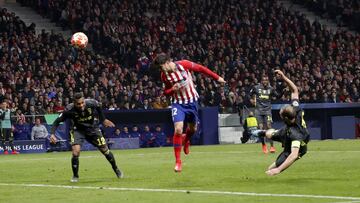 Morata goal wrongly disallowed; Giménez's shouldn't have stood
