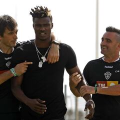 Lluvia de ofrecimientos en Los Cármenes